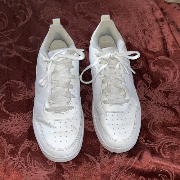 Nike shoes - Picture 2 of 7